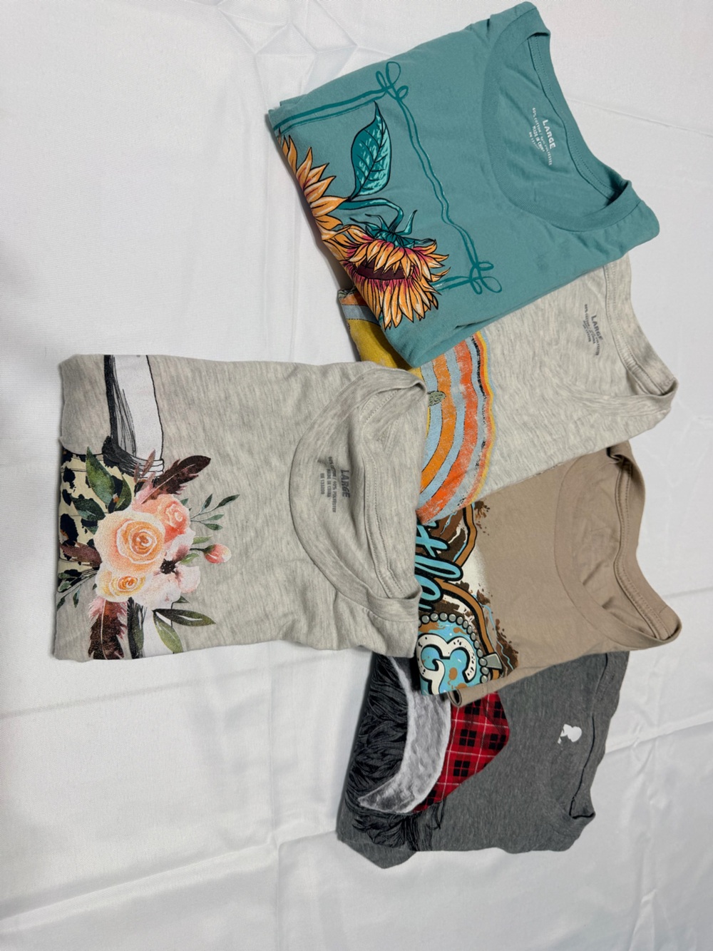 Lot of 5 Women’s Graphic T-Shirts Size Large
